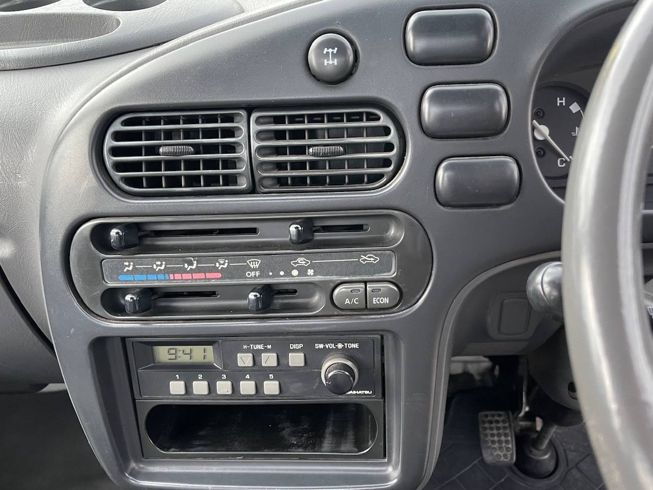 1998 Daihatsu Hi-Jet Twincam 12V 4WD, 2Hi-4Hi-4Lo, AC, 5MT