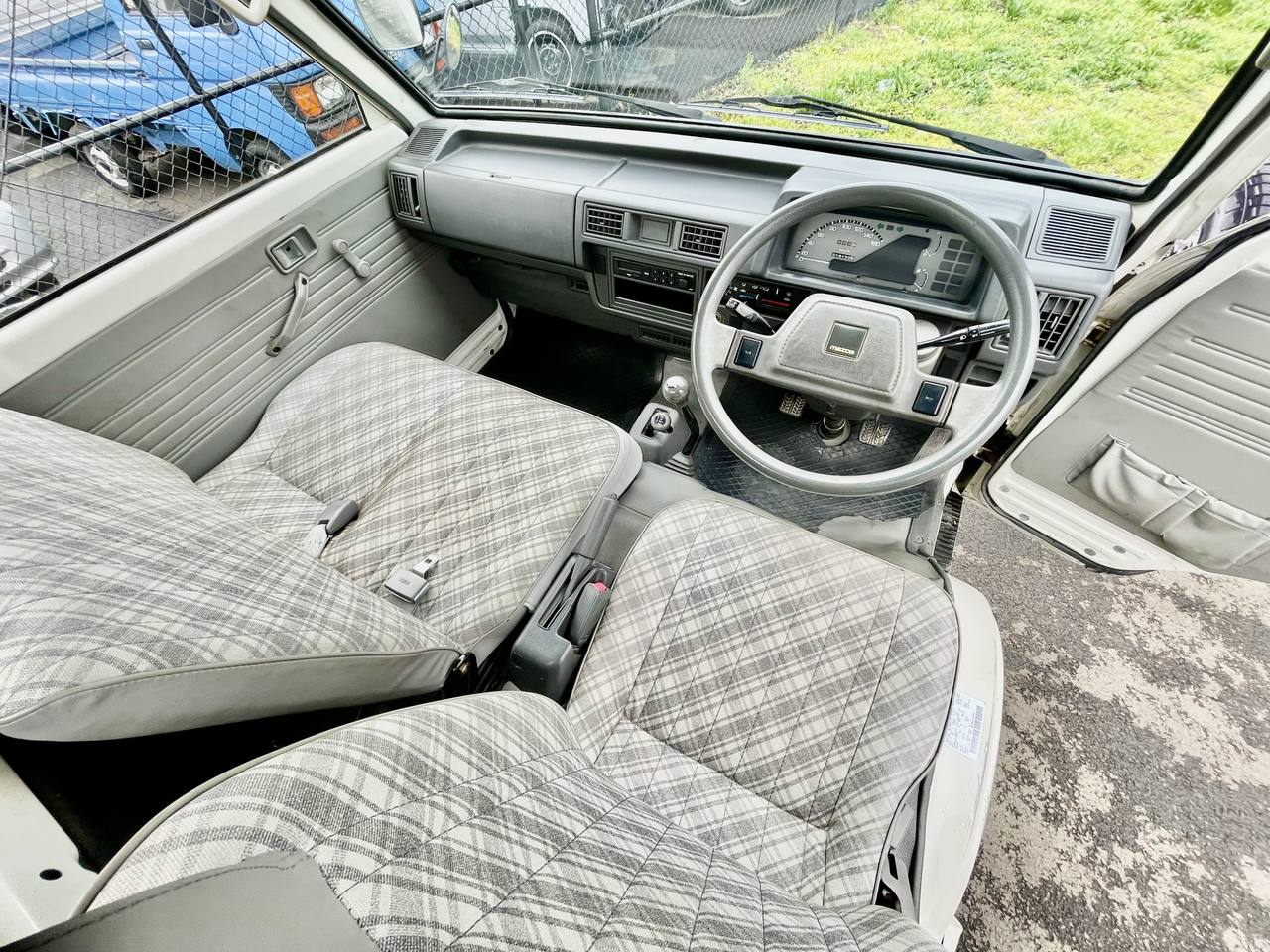 1994 Mazda Bongo 2.2L Diesel 4WD, 2Hi-4Hi-4Lo, 5MT, Dually 1 Ton