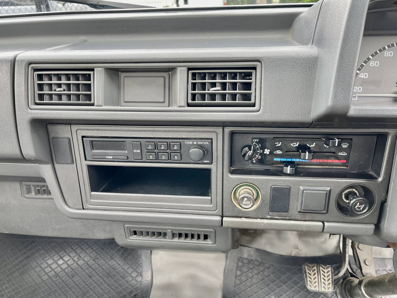 1994 Mazda Bongo 2.2L Diesel 4WD, 2Hi-4Hi-4Lo, 5MT, Dually 1 Ton