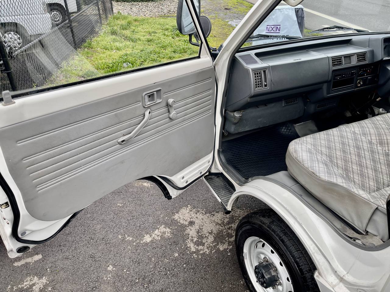 1994 Mazda Bongo 2.2L Diesel 4WD, 2Hi-4Hi-4Lo, 5MT, Dually 1 Ton