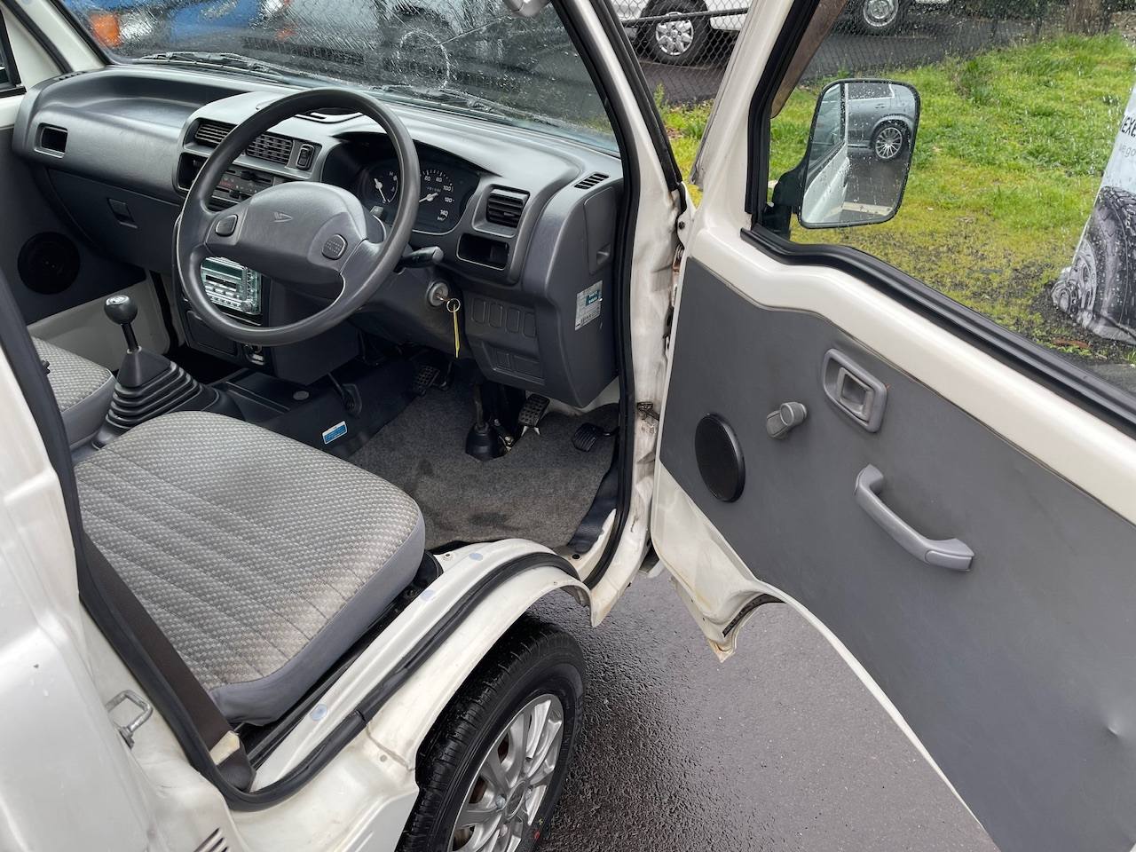 2000 Daihatsu Hi-Jet EFI DLI Twincam 12V 4WD, 2Hi-4Hi, AC, 5MT