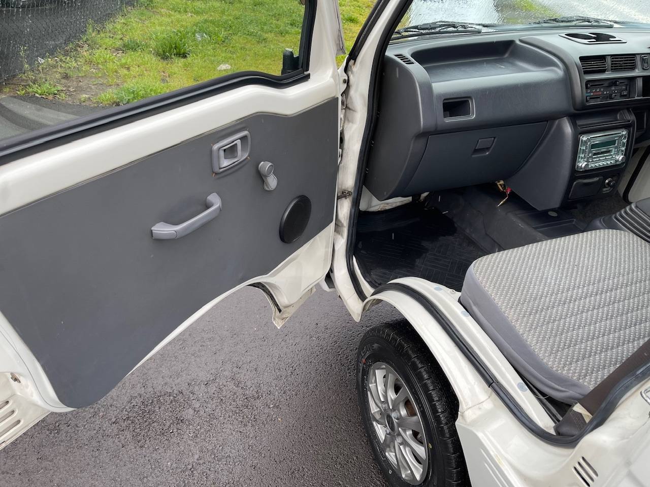 2000 Daihatsu Hi-Jet EFI DLI Twincam 12V 4WD, 2Hi-4Hi, AC, 5MT