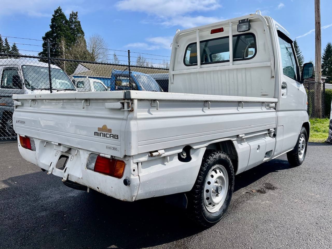 1999 Mitsubishi Minicab Special Edition 4WD, 2Hi-4Hi-4Lo, AC, PS, 5MT