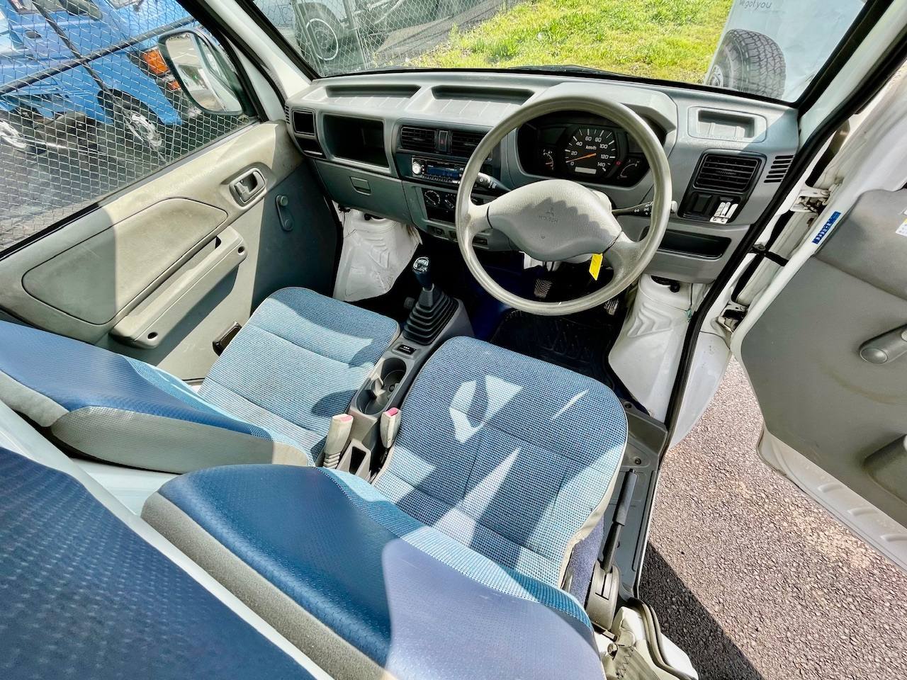 1999 Mitsubishi Minicab Special Edition 4WD, 2Hi-4Hi-4Lo, AC, PS, 5MT