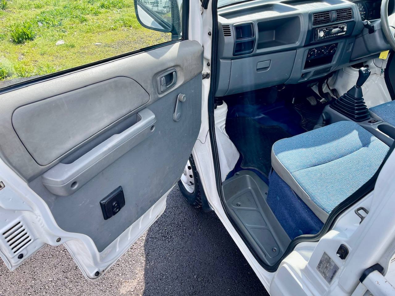 1999 Mitsubishi Minicab Special Edition 4WD, 2Hi-4Hi-4Lo, AC, PS, 5MT