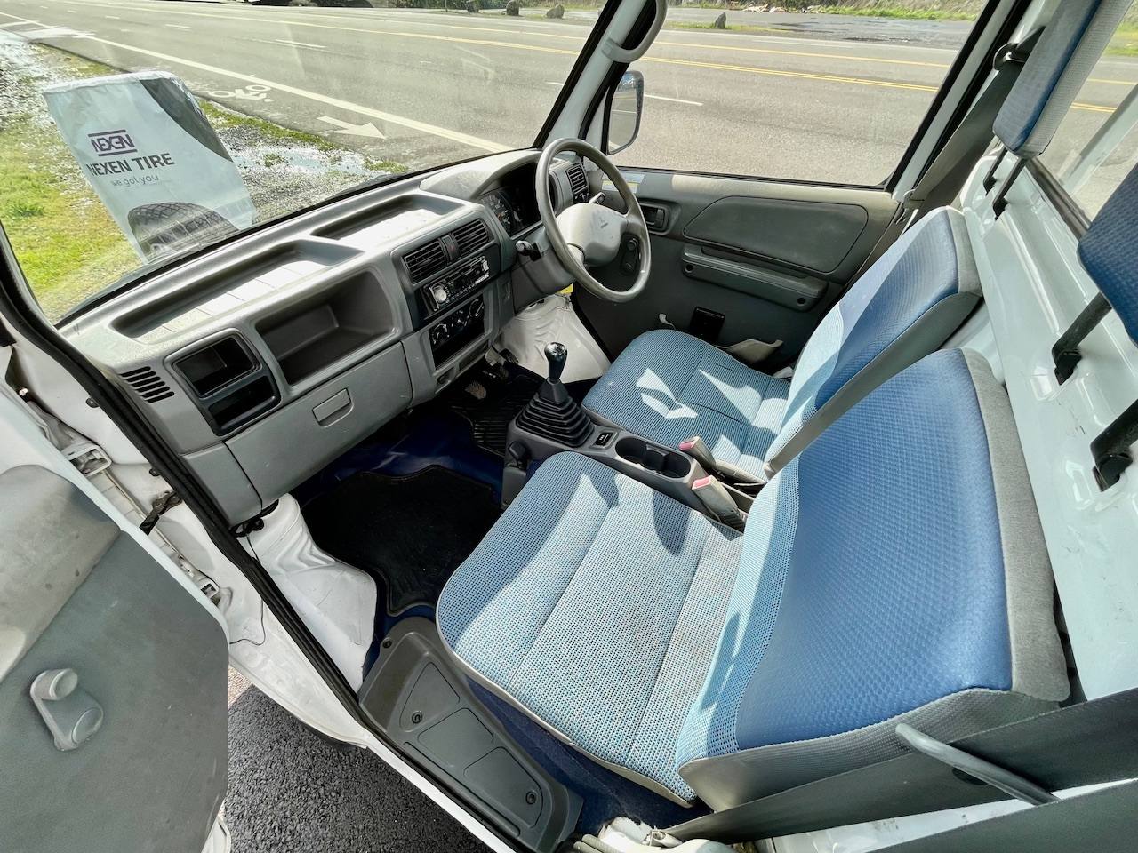 1999 Mitsubishi Minicab Special Edition 4WD, 2Hi-4Hi-4Lo, AC, PS, 5MT