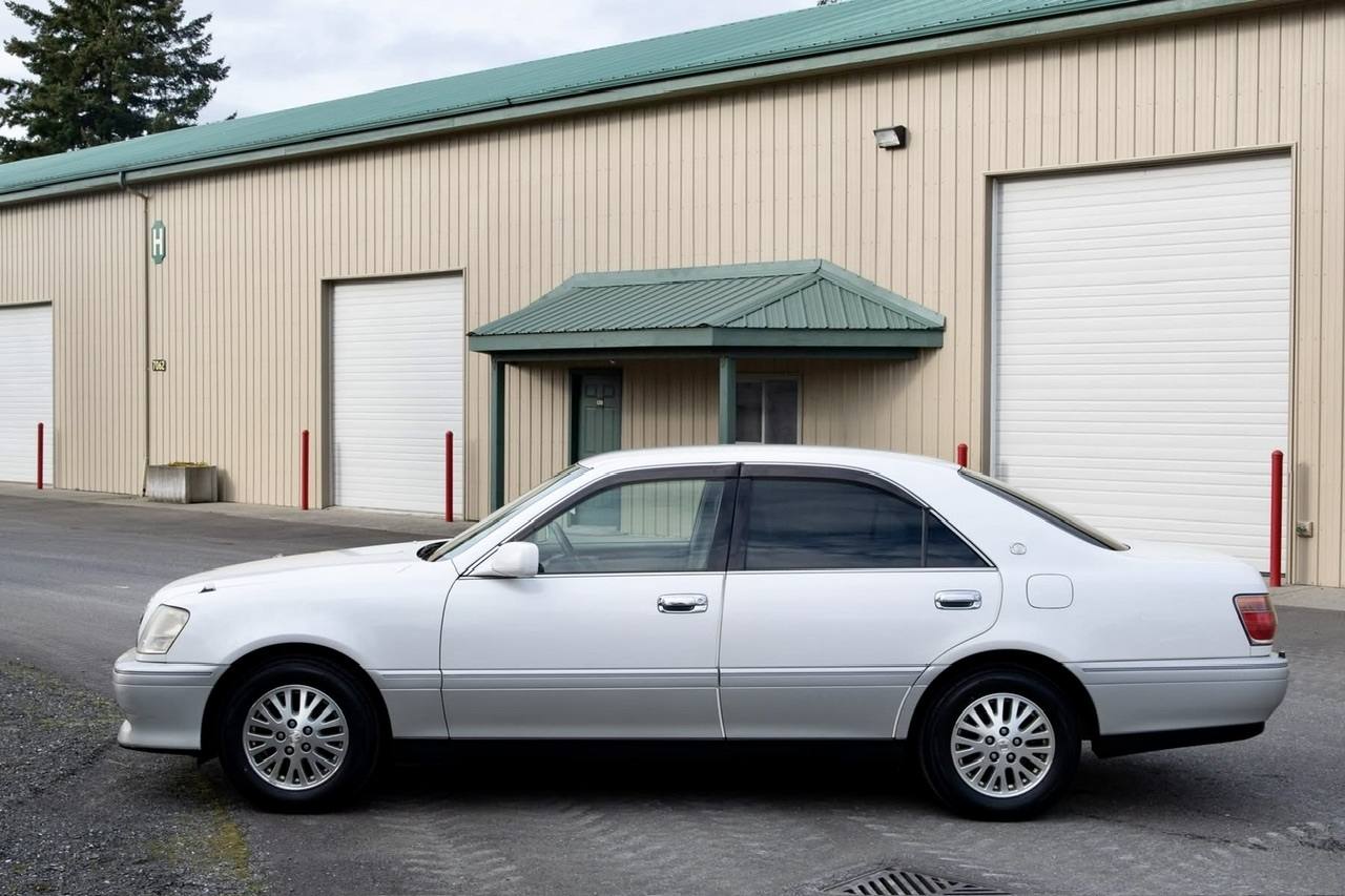 2000 Toyota Crown Sedan 2JZ RWD, PW. PL, PS, AC, Automatic