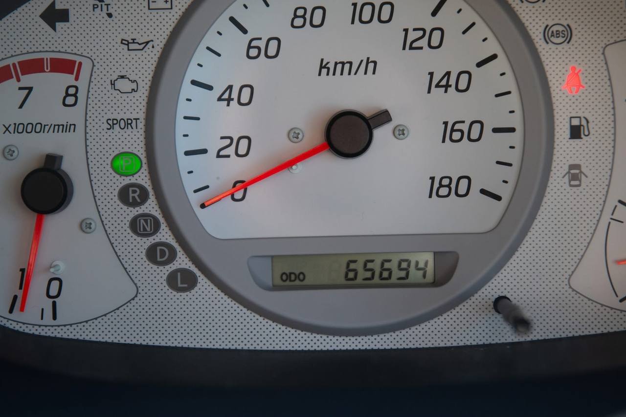 1999 Nissan Tino SR20, FWD, PS, PW, PL, AC, Automatic