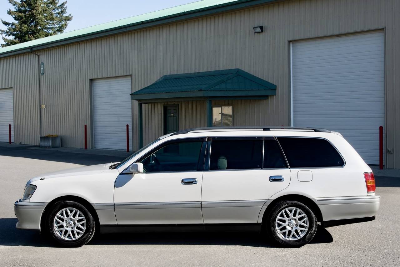 2000 Toyota Crown Estate  2JZ RWD, PW. PL, PS, AC, Navi, Automatic