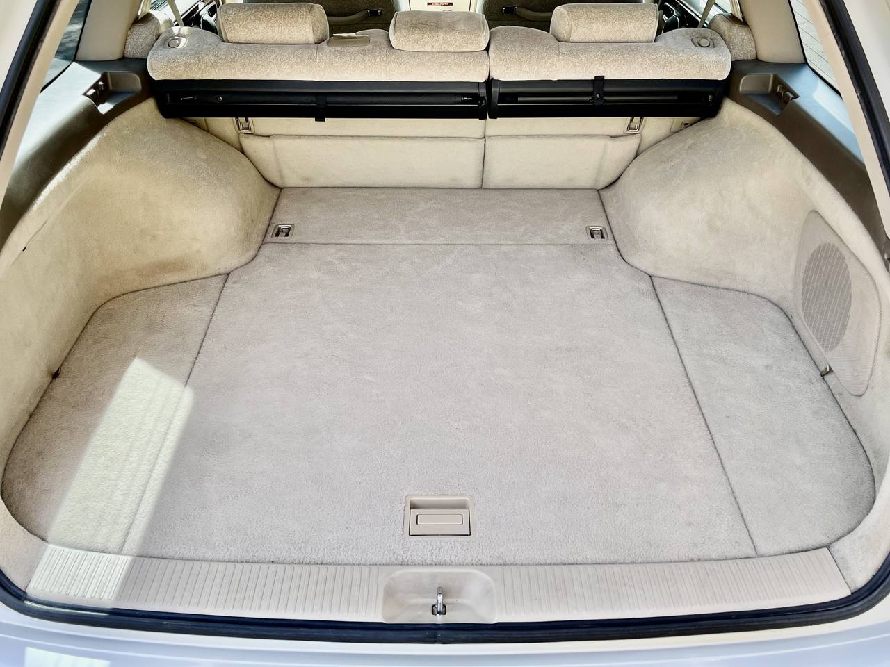 2000 Toyota Crown Estate  2JZ RWD, PW. PL, PS, AC, Navi, Automatic