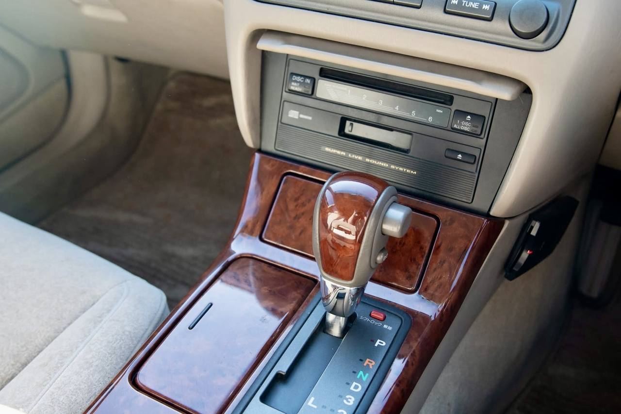 2000 Toyota Crown Estate  2JZ RWD, PW. PL, PS, AC, Navi, Automatic
