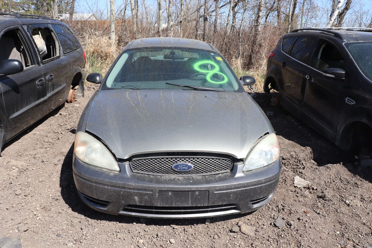 2004 Ford Taurus LX