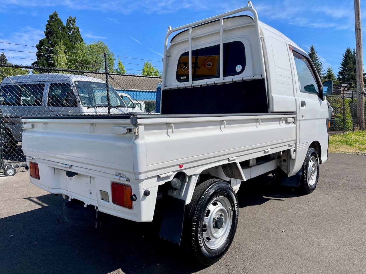 1997 Daihatsu Hi-Jet Super Jumbo 4WD, 2Hi-4Hi-4Lo, AC, 5MT, Rare