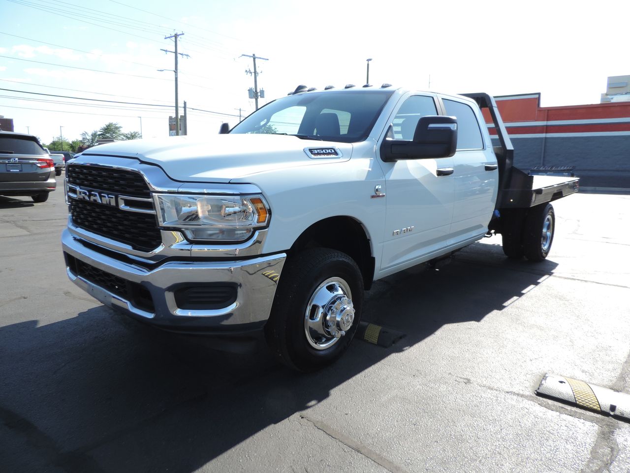 2024 RAM 3500 Crew Cab SLT Flatbed DRW 4WD