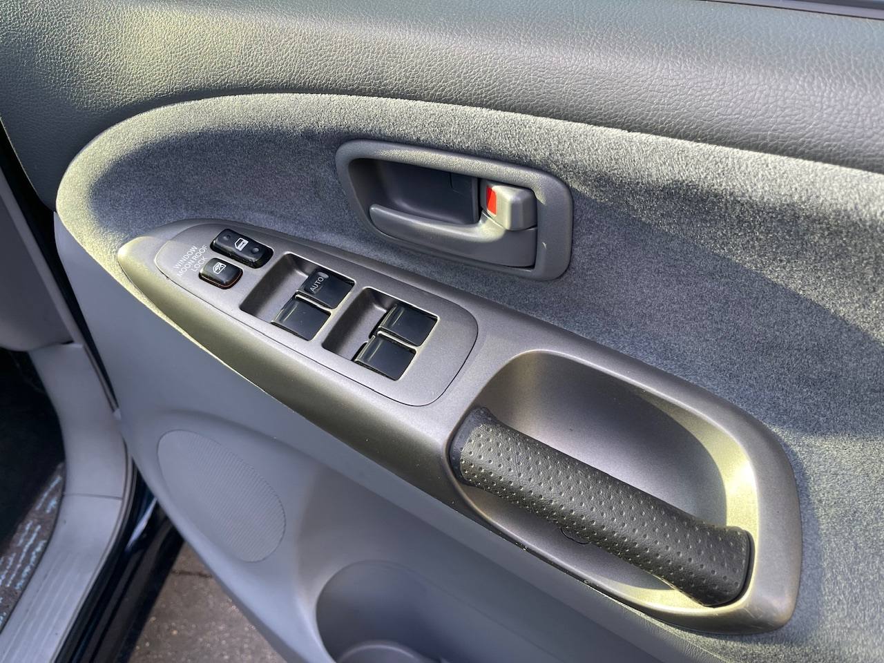 2000 Toyota Estima 3.0 Aeras 4WD, 2Hi-4Hi, AC, PS, PW, PL, 8-Pass, Auto