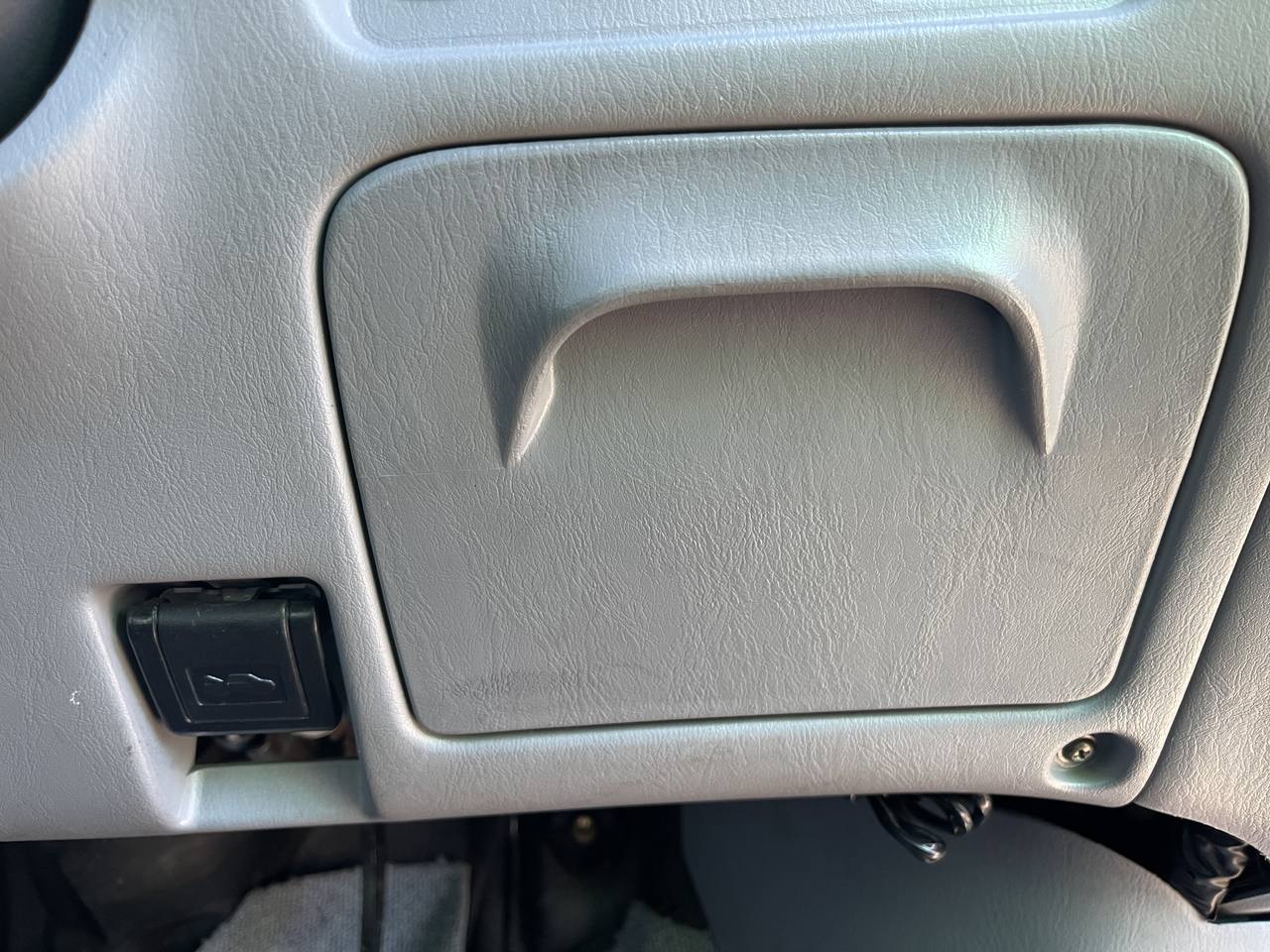 2000 Toyota Estima 3.0 Aeras 4WD, 2Hi-4Hi, AC, PS, PW, PL, 8-Pass, Auto