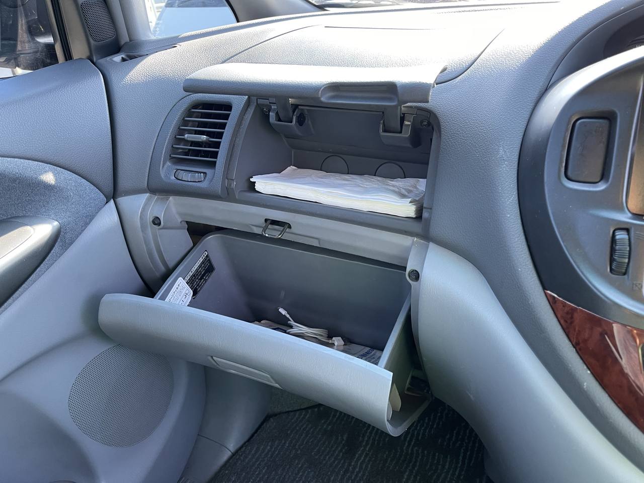 2000 Toyota Estima 3.0 Aeras 4WD, 2Hi-4Hi, AC, PS, PW, PL, 8-Pass, Auto