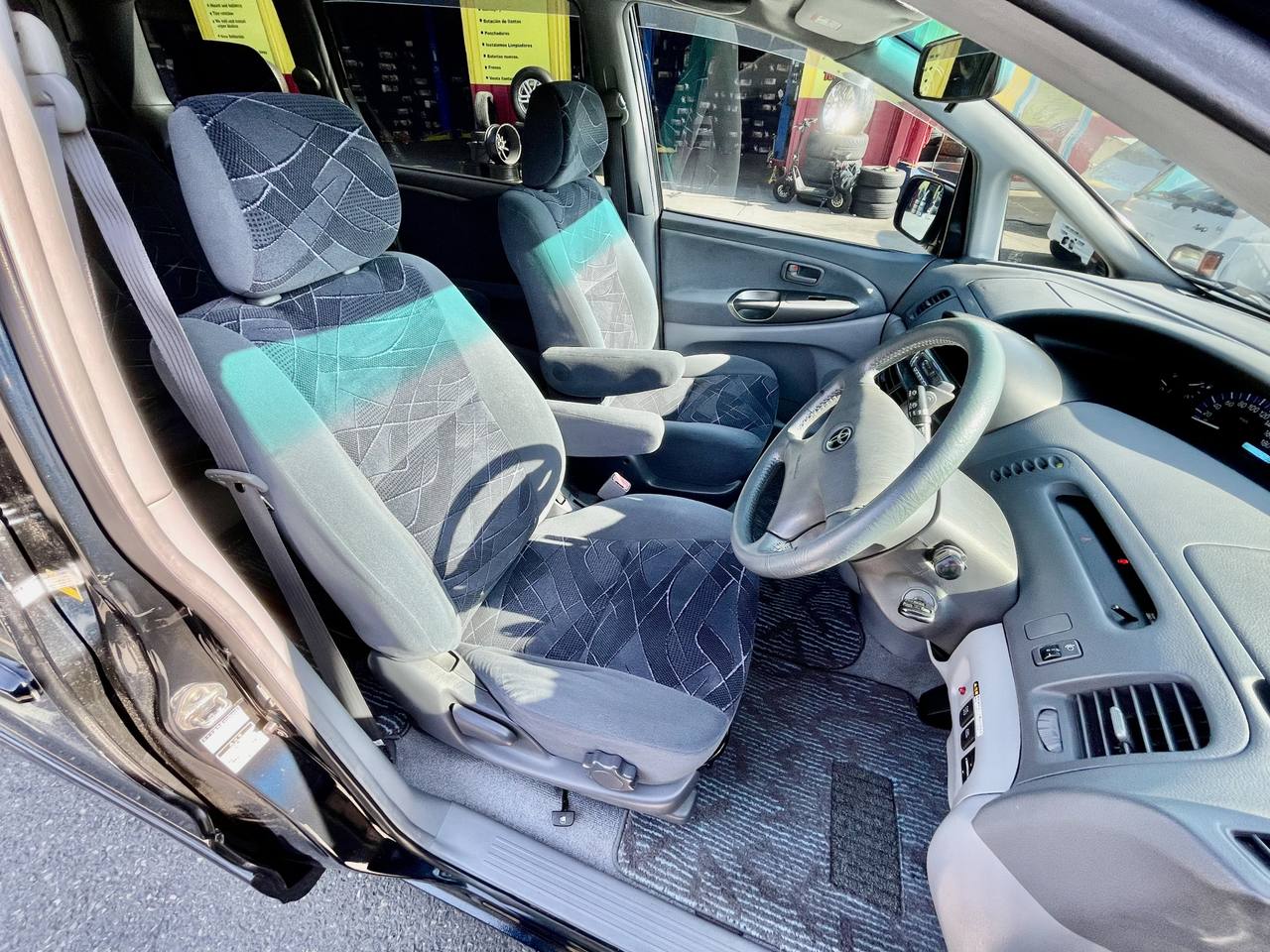 2000 Toyota Estima 3.0 Aeras 4WD, 2Hi-4Hi, AC, PS, PW, PL, 8-Pass, Auto