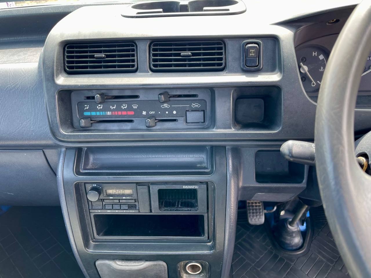 1999 Daihatsu Hi-Jet EFI DLI Twincam 4WD, 2Hi-4Hi-4Lo, 5MT, Like New!