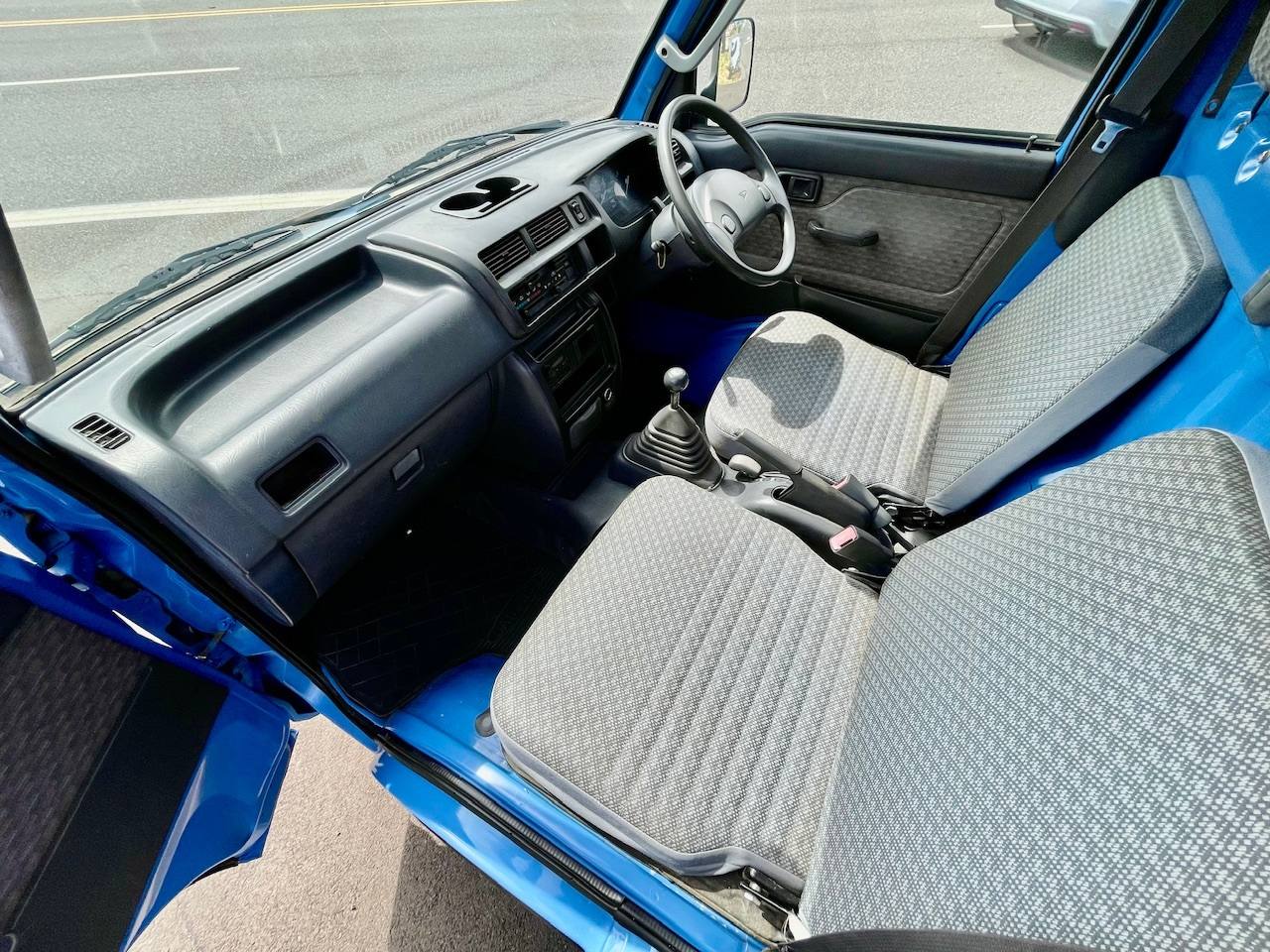 1999 Daihatsu Hi-Jet EFI DLI Twincam 4WD, 2Hi-4Hi-4Lo, 5MT, Like New!