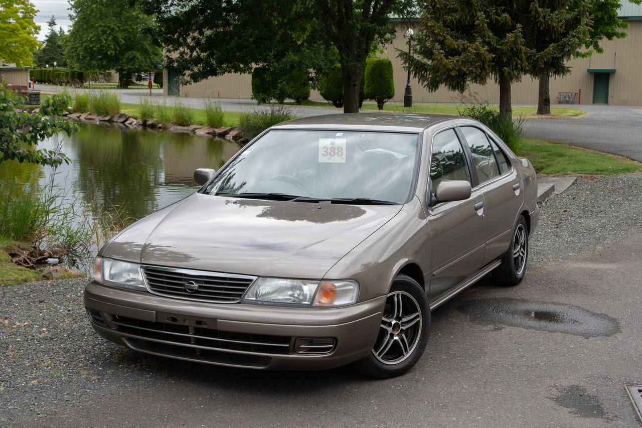 1996 Nissan Sunny Super Saloon FWD, EFI, PS, PW, ABS, AC, Auto