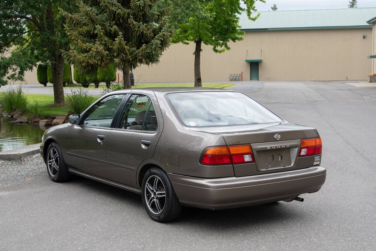 1996 Nissan Sunny Super Saloon FWD, EFI, PS, PW, ABS, AC, Auto