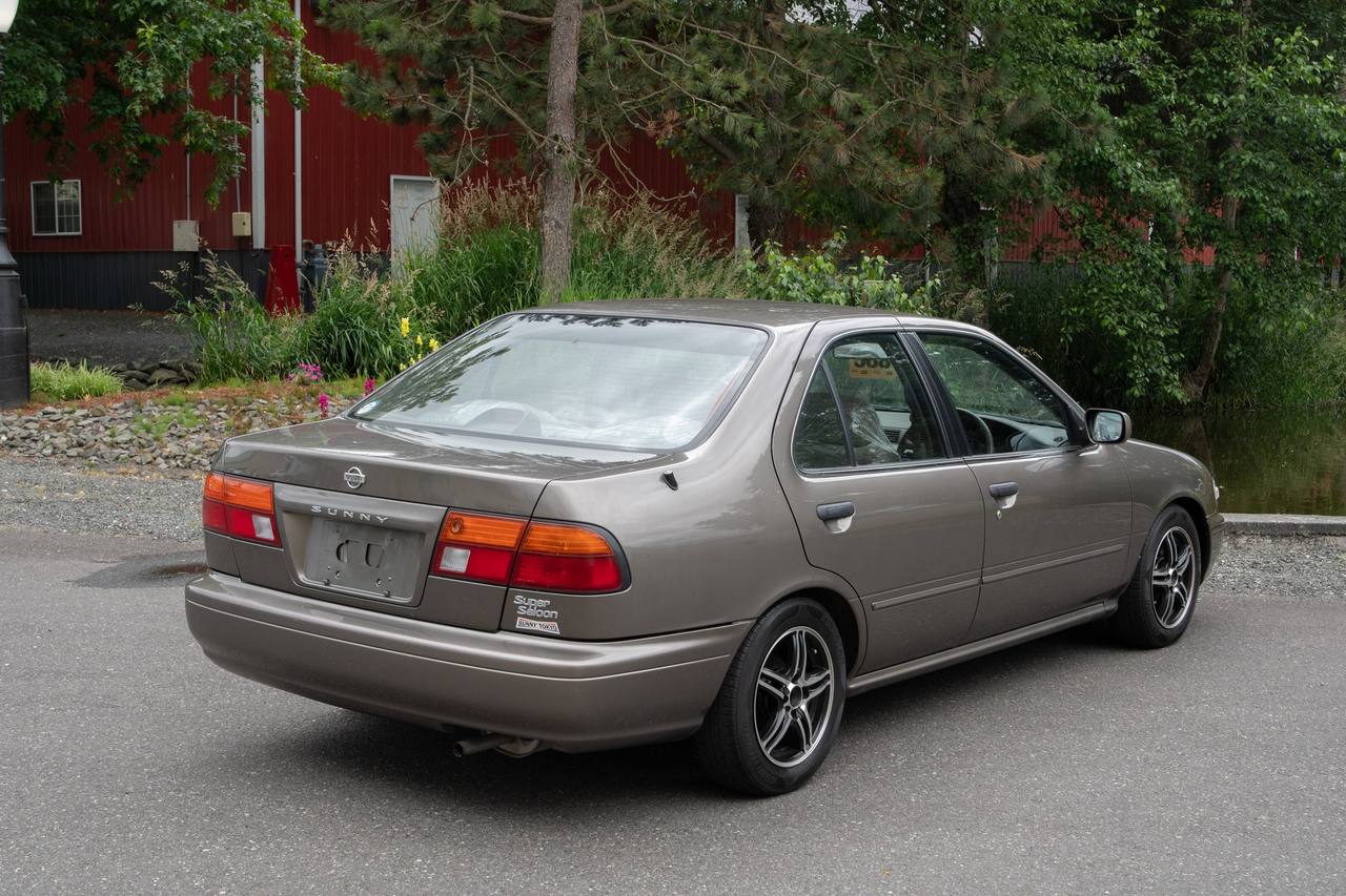 1996 Nissan Sunny Super Saloon FWD, EFI, PS, PW, ABS, AC, Auto
