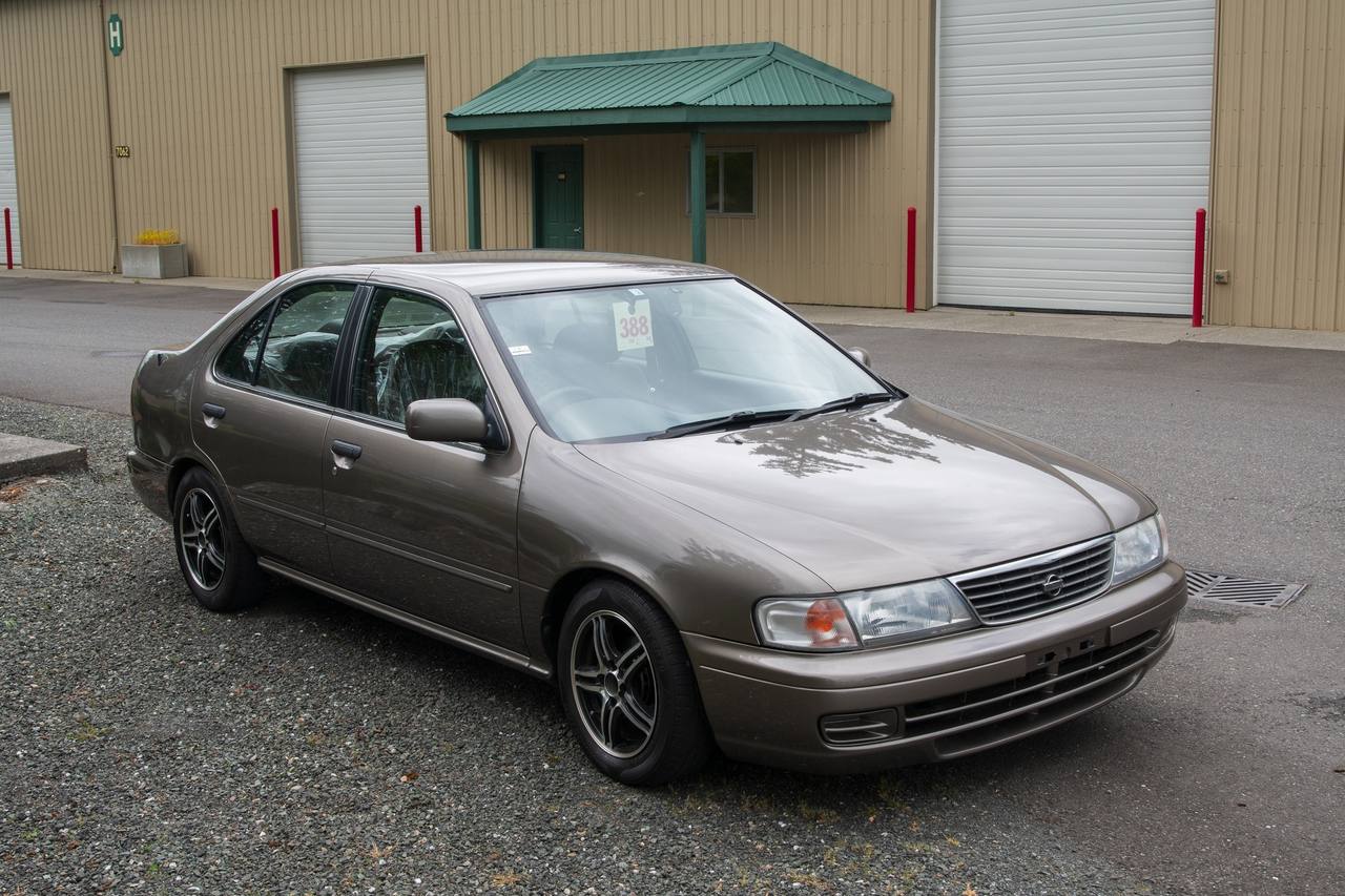 1996 Nissan Sunny Super Saloon FWD, EFI, PS, PW, ABS, AC, Auto