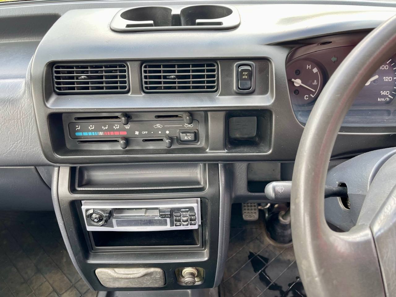 1999 Daihatsu Hi-Jet EFI DLI Twincam 4WD, 2Hi-4Hi-4Lo, PS, AC, 5MT