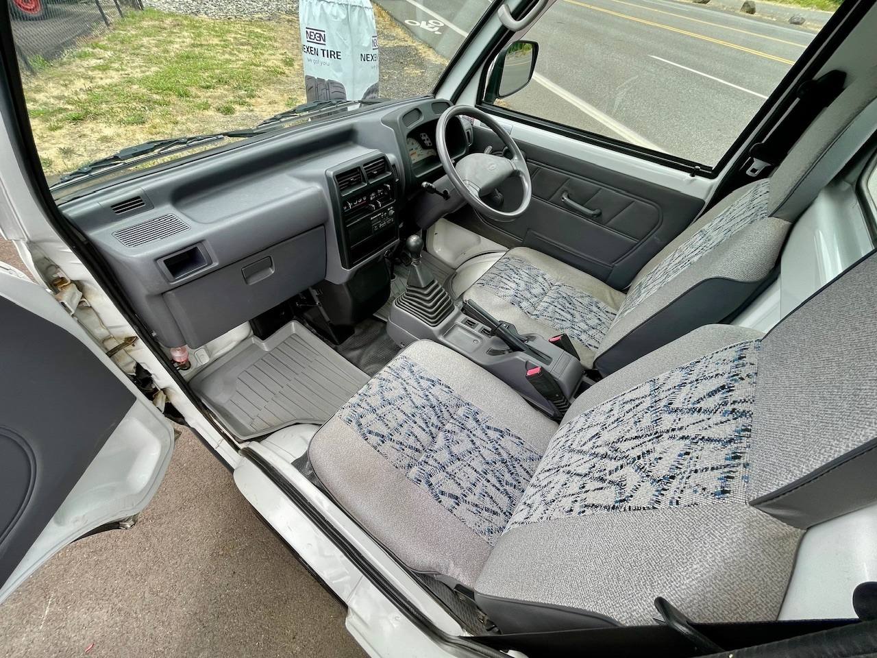 1998 Mitsubishi Minicab VX Special Edition 4WD, 2Hi-4Hi-4Lo, PS, 5MT