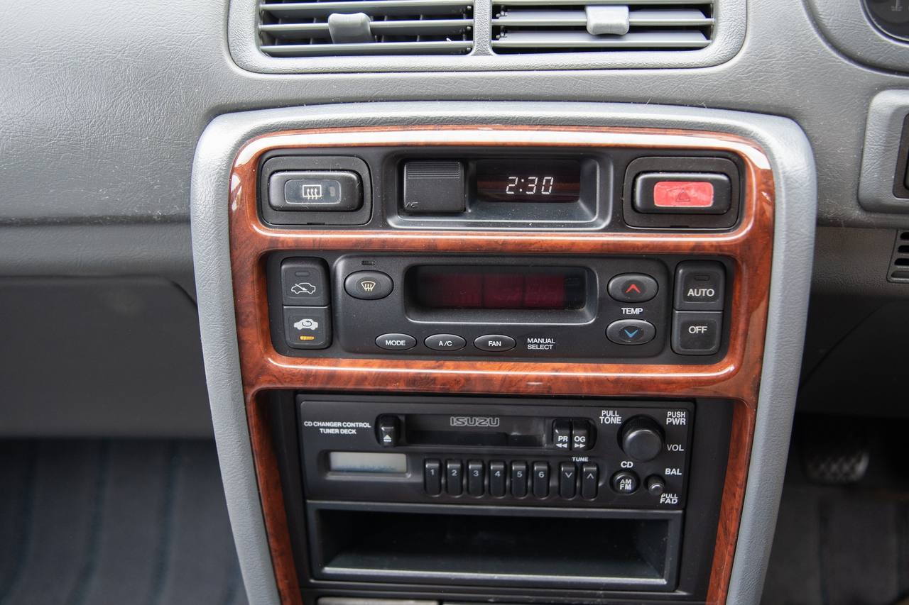 1996 Isuzu Gemini 1.6L FWD, EFI, PS, PW, ABS, AC, 5MT