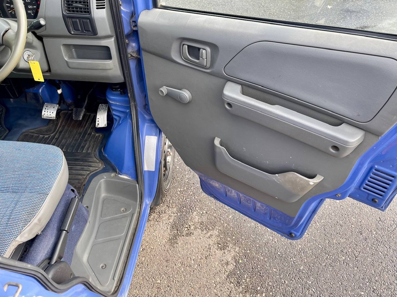 2000 Mitsubishi Minicab Special Edition 4WD, 2Hi-4Hi-4Lo, AC, PS, 5MT