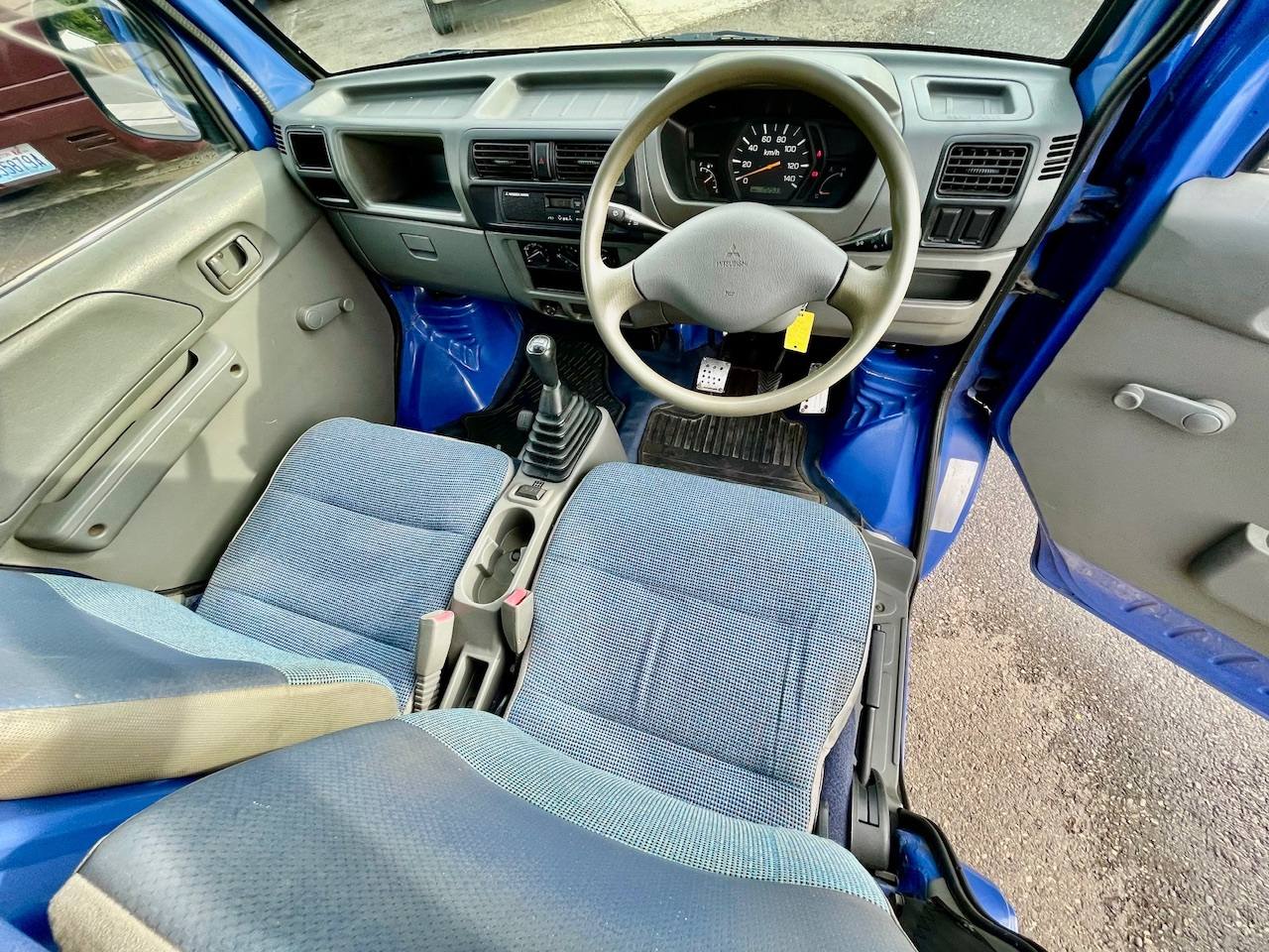 2000 Mitsubishi Minicab Special Edition 4WD, 2Hi-4Hi-4Lo, AC, PS, 5MT