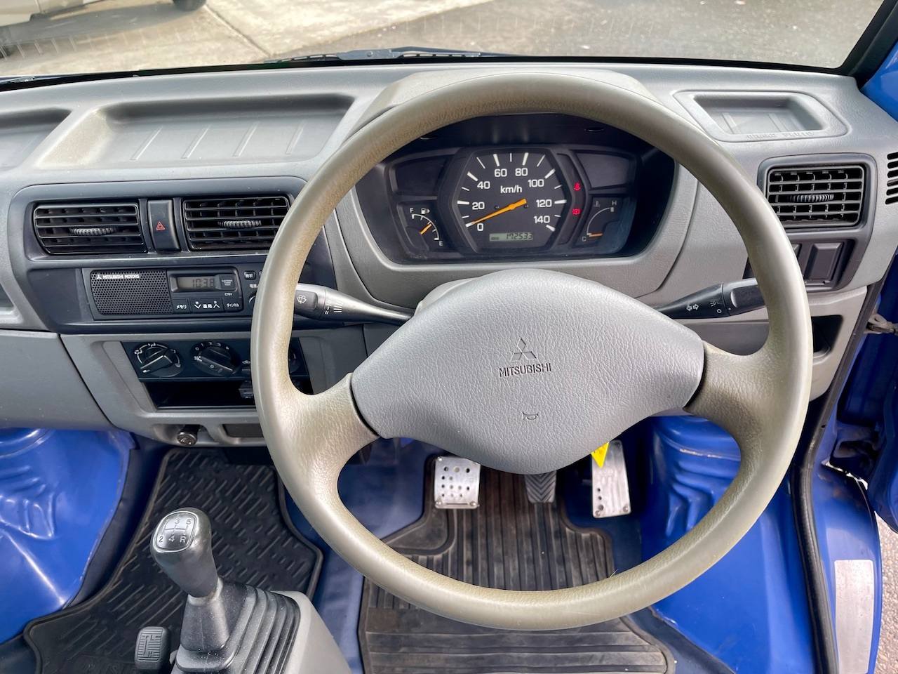 2000 Mitsubishi Minicab Special Edition 4WD, 2Hi-4Hi-4Lo, AC, PS, 5MT