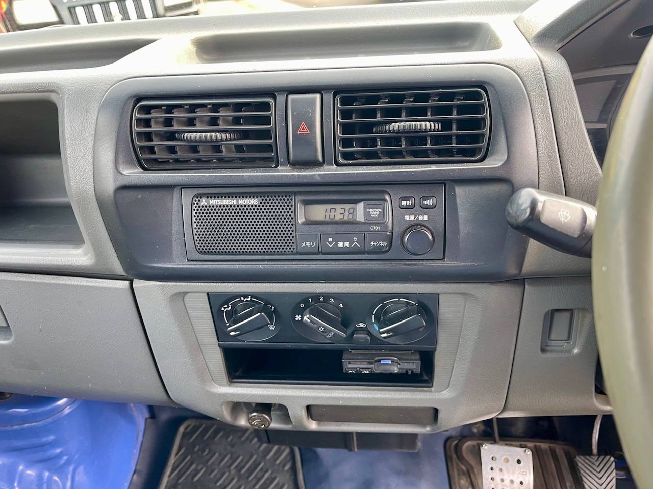 2000 Mitsubishi Minicab Special Edition 4WD, 2Hi-4Hi-4Lo, AC, PS, 5MT