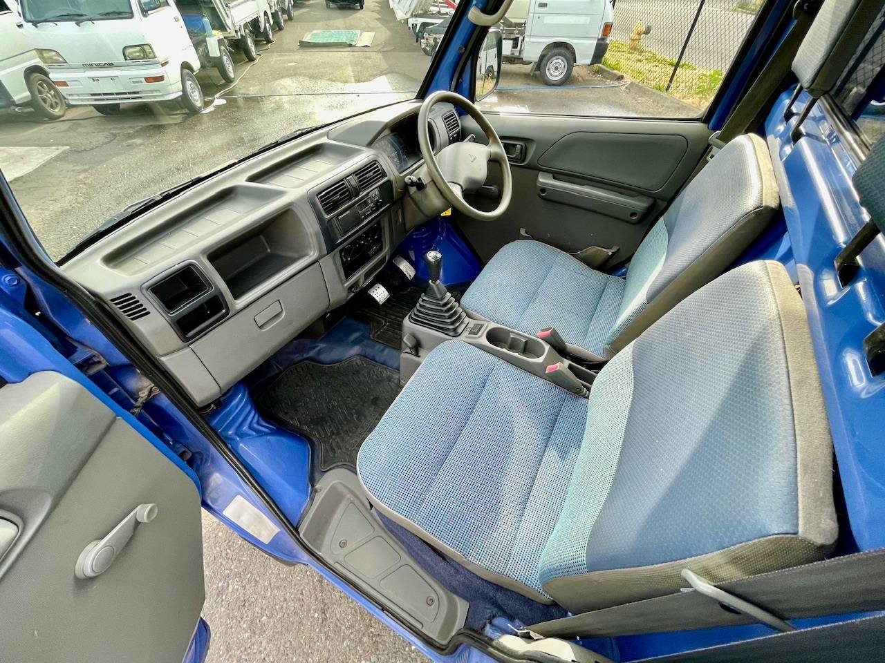 2000 Mitsubishi Minicab Special Edition 4WD, 2Hi-4Hi-4Lo, AC, PS, 5MT