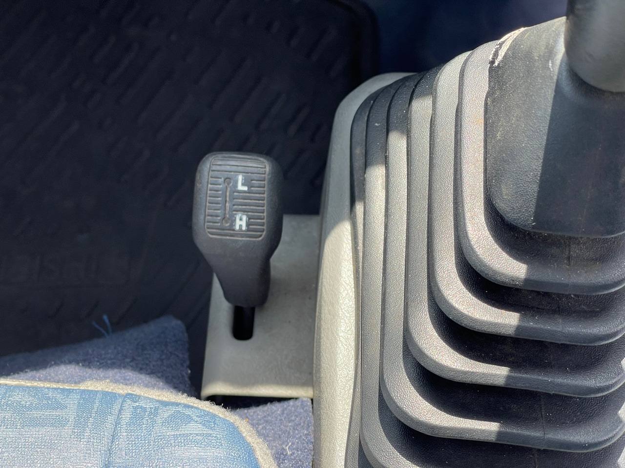 2000 Mitsubishi Minicab EFI 4WD, 2Hi-4Hi-4Lo, PS, AC, 5MT