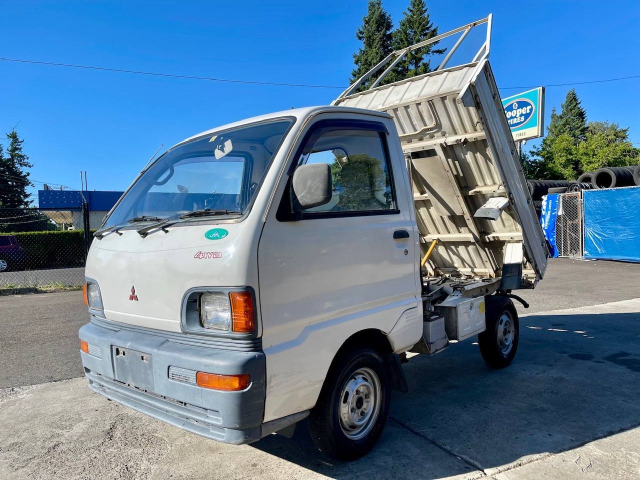 1995 Mitsubishi Minicab SD Dump 4WD, 2Hi-4Hi-4Lo, PS, AC, 5MT, LSD