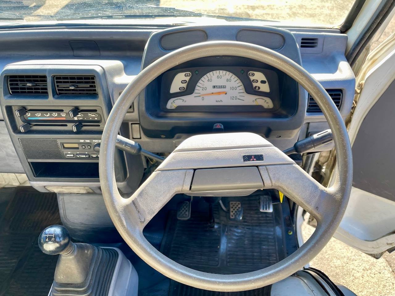 1995 Mitsubishi Minicab SD Dump 4WD, 2Hi-4Hi-4Lo, PS, AC, 5MT, LSD