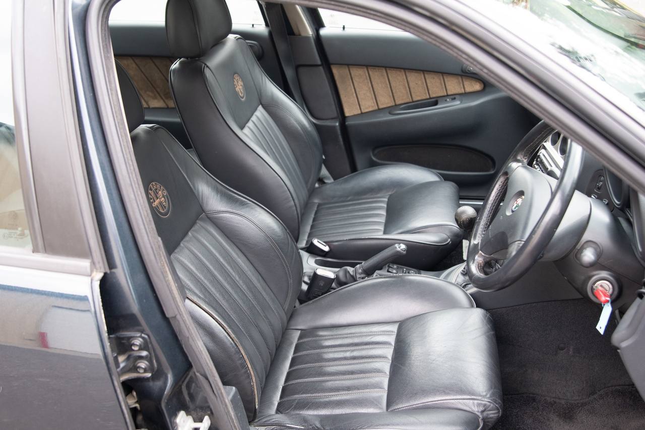 1999 Alfa Romeo 156 2.5 V6 24V Busso FWD, PM, PW, PL, 6MT, Leather