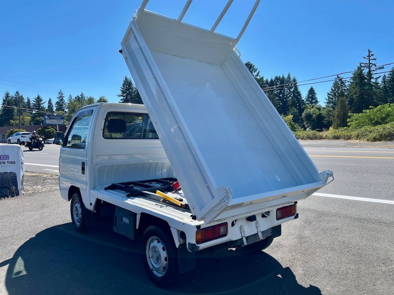 1997 Honda Acty HD Dump Realtime 4WD, Mid Engine, 5MT, AC