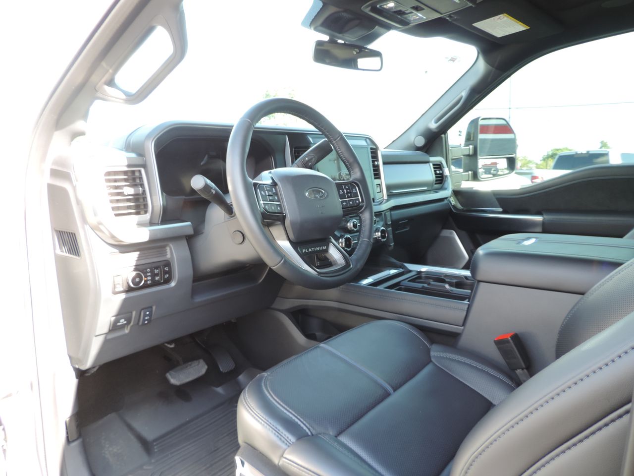 2025 Ford F-250 SD Crew Cab Platinum Tremor 4WD