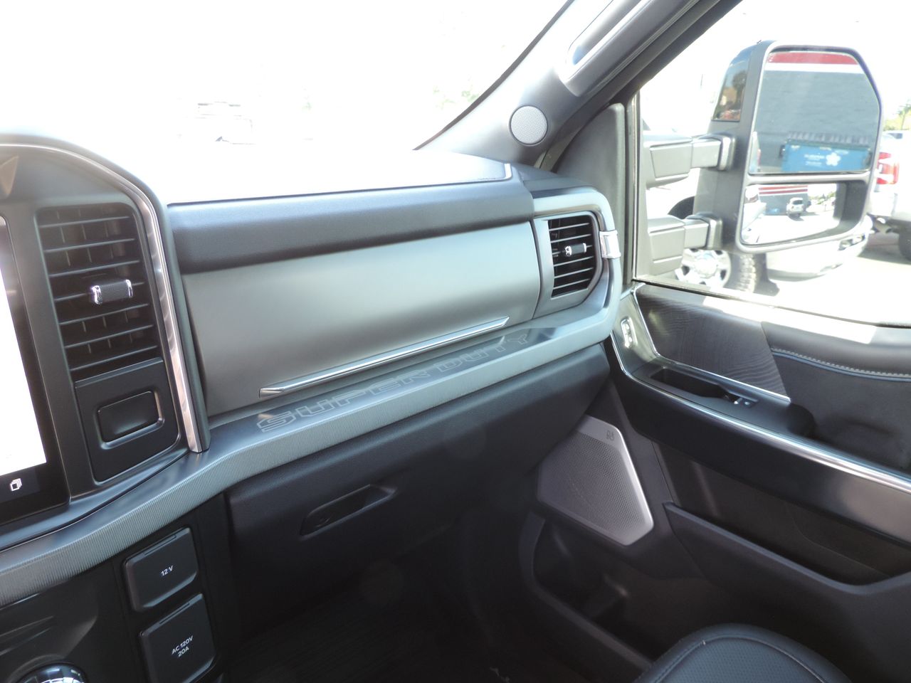 2025 Ford F-250 SD Crew Cab Platinum Tremor 4WD