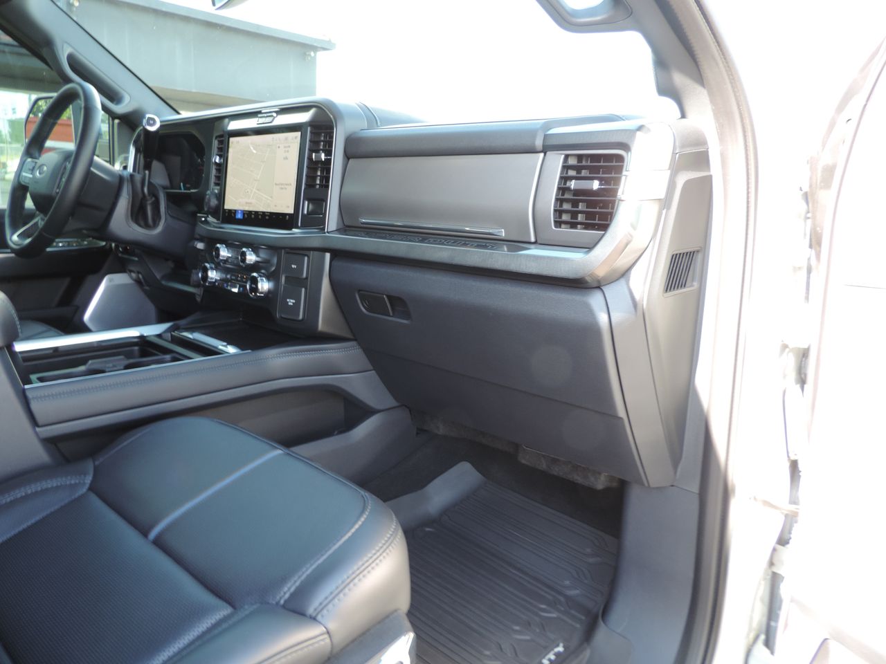 2025 Ford F-250 SD Crew Cab Platinum Tremor 4WD