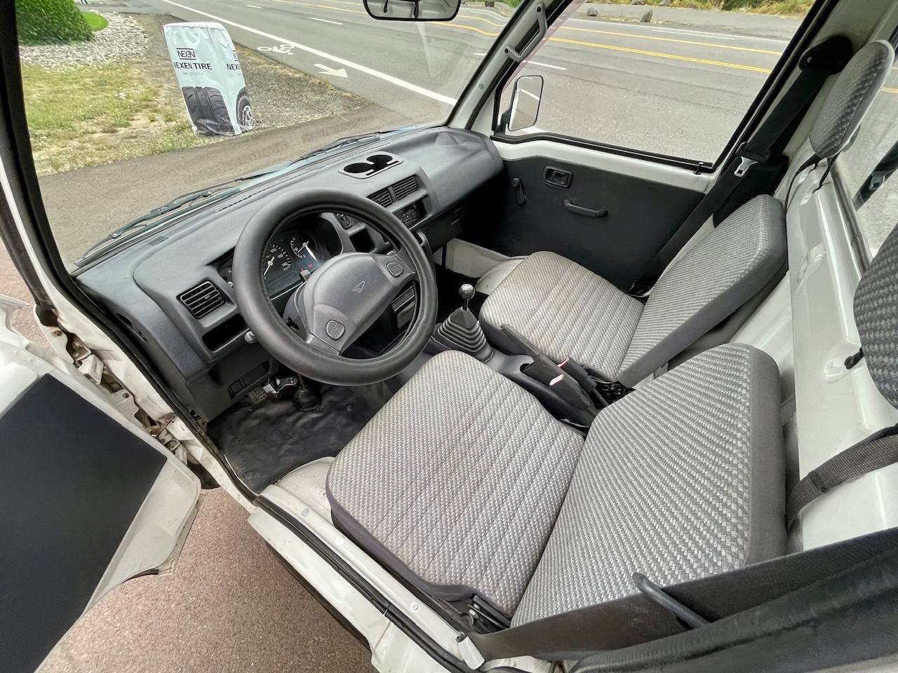 1999 Daihatsu Hi-Jet EFI DLI 4WD, 2Hi-4Hi, 5MT, ***Left Hand Drive***