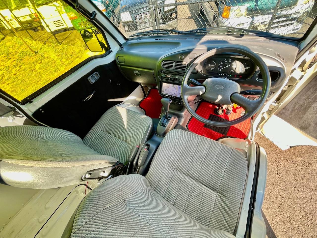 1998 Daihatsu Hi-Jet Super Jumbo 2WD, AC, Automatic, Custom Built