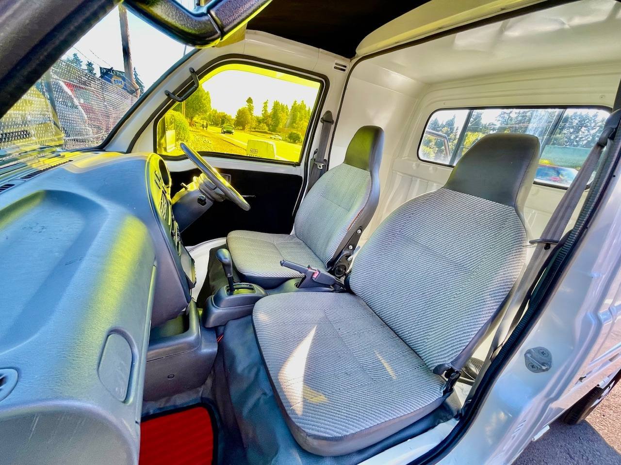 1998 Daihatsu Hi-Jet Super Jumbo 2WD, AC, Automatic, Custom Built