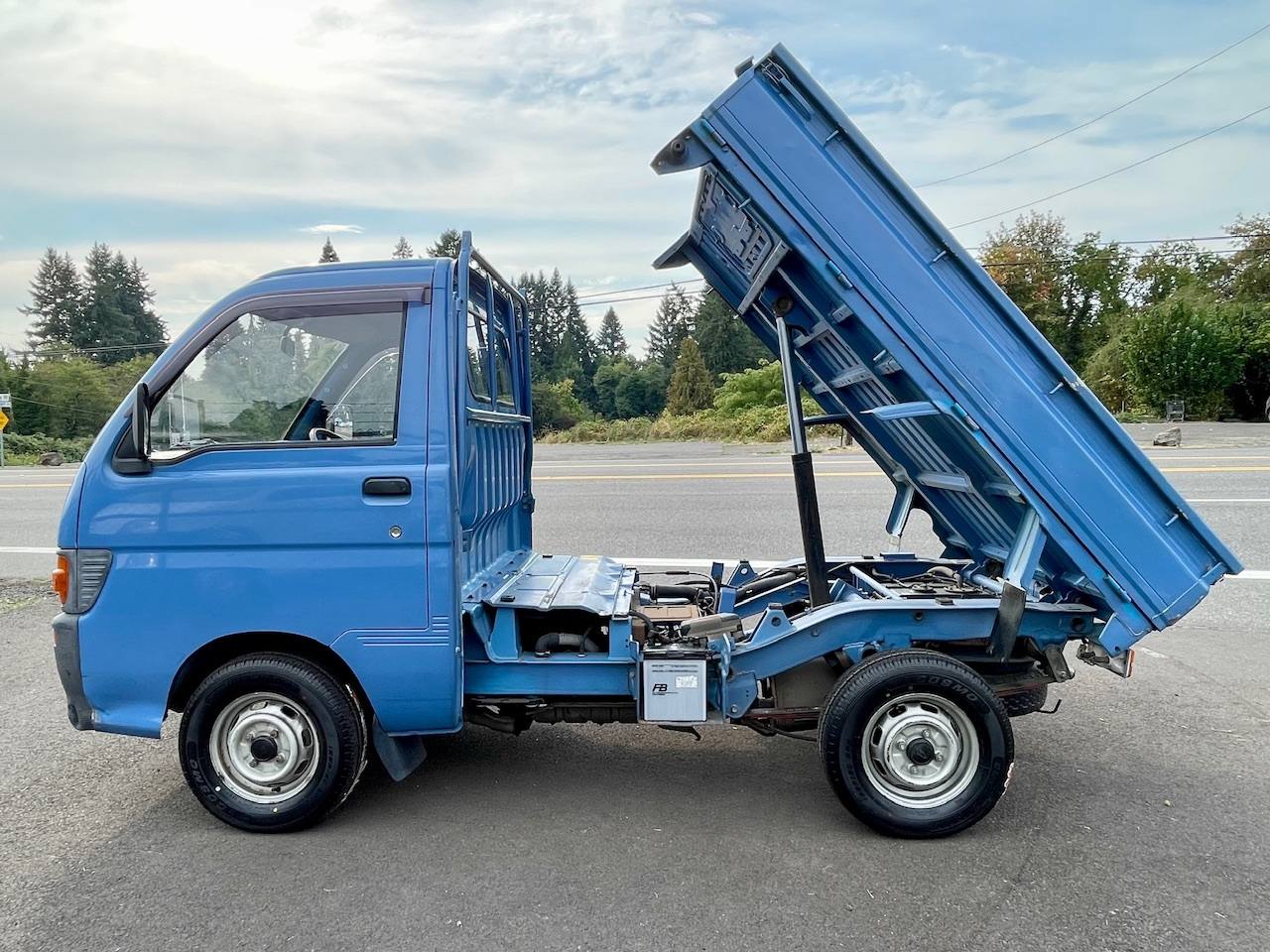 1995 Daihatsu Hi-Jet Climber Dump 4WD, 2Hi-4Hi-4Lo, 5MT, Difflock