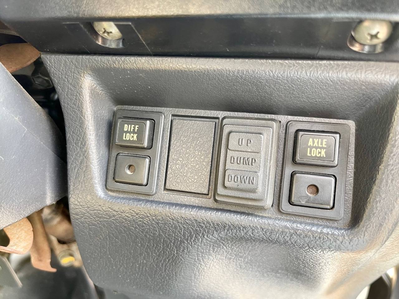 1997 Suzuki Carry SD Dump 4WD, 2Hi-4Hi-4Lo, 4MT, Diff Lock, Like New
