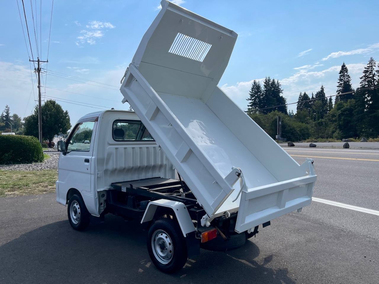 2000 Daihatsu Hi-Jet PTO HD Dump 4WD, 2Hi-4Hi-4Lo, AC, 5MT